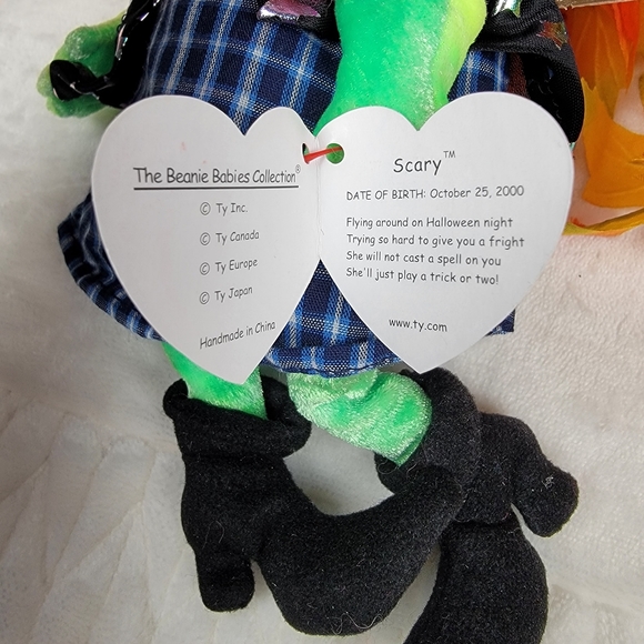 Halloween Bundle of Disney 4 piece set and Scary the Ty Beanie Baby - Picture 6 of 13